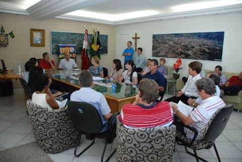 vale-se-une-contra-a-dengue-1 Entidades e poder público se mobilizam para combater a dengue - Foto:Georgia Accordi/Prefeitura de Braço do Norte/Divulgação/Notisul