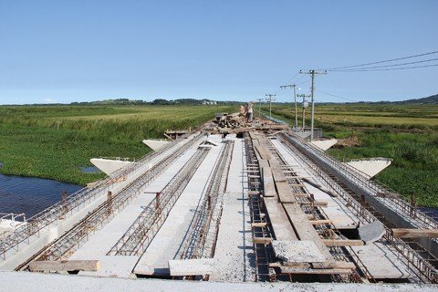 aditivo-de-prazo-e-assinado-1 O engenheiro da empresa Novare Empreendimentos, Fábio Goulart Barrios, afirma que a obra está dentro do fluxo normal