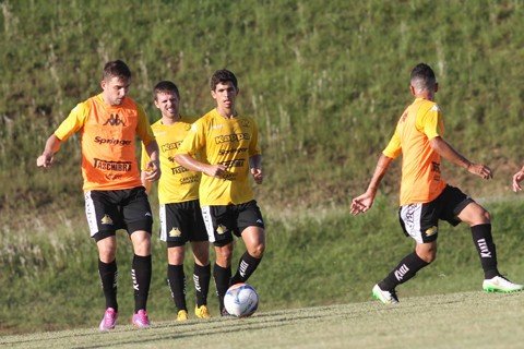 criciuma-busca-a-primeira-vitoria-1 Os atletas do Tigre realizarão o último treino no CT Cristo Redentor antes da partida contra o alvinegro - Foto:Fernando Ribeiro/ Divulgação/Notisul