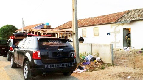 estuprador-e-preso-1 Na casa do suspeito foi encontrado um carro que ele costumava usar para praticar os delitos - Foto:Polícia Civil de Santa Catarina/Divulgação /Notisul