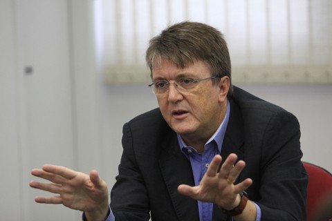 governo-nao-envia-contraproposta-1 O secretário de estado da educação, Eduardo Deschamps, não abre mão das negociações, mas afirma que se houver greve a situação voltará à estaca zero - Foto:James Tavares/Governo de SC/Divulgação/Notisul