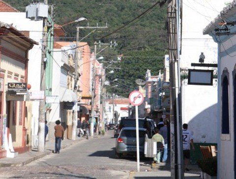 instalacao-no-centro-historico-inicia-segunda-1 A partir das 18 horas desta segunda-feira, a rua Raulino Horn será interrompida - Foto:Prefeitura de Laguna/Divulgação/Notisul