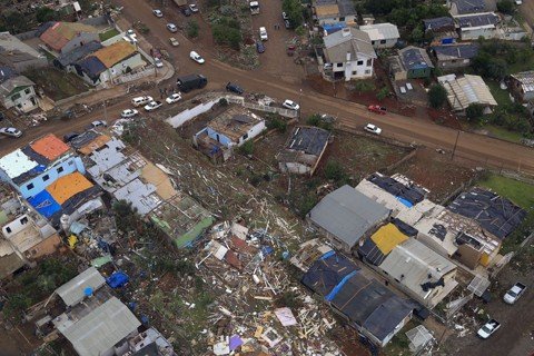 municipios-estao-unidos-em-apoio-as-vitimas-1 O tornado deixou um rastro de destruição por onde passou - Foto:Julio Cavalheiro/Governo SC/Divulgação/Notisul