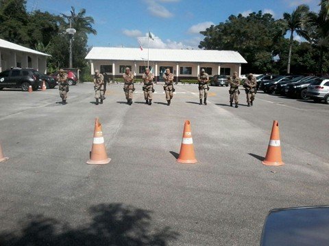 oficiais-da-regiao-fazem-treinamento-especifico-1 Os policiais militares aprimoram novas técnicas já utilizadas pela equipe do Bope do estado - Foto:Polícia Militar de Laguna/Divulgação/Notisul