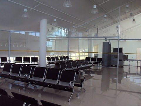 operacao-de-taxis-e-afetada-1 O terminal está pronto para receber os passageiros - Foto:Eduardo Zabot/RDL Aeroportos/Divulgação/Notisul