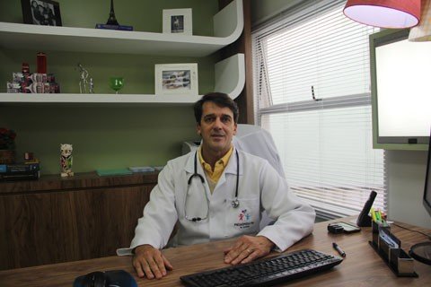 creches-sao-fechadas-para-desinfeccao-1 O médico pediatra Evandro Thomsen Antunes revela que, em decorrência do caso em Gravatal, a procura por consultas médicas aumentou em 30%