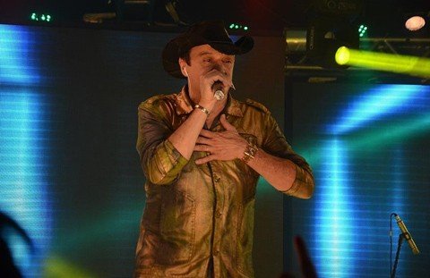 festa-para-as-maes-tera-atracao-musical-1 Ivonir Machado faz em média 23 shows ao mês - Foto:Divulgação/Notisul