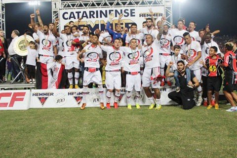 joinville-empata-mas-leva-o-titulo-1 O Joinville conquista o estadual depois de um longo jejum. - Foto: Joinville E.C./Divulgação/Notisul.