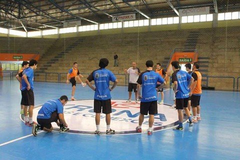 orleplast-unisul-tubarao-busca-a-primeira-vitoria-1 A equipe tubaronense realizou o último treino nesta sexta-feira antes do duelo contra o Minas Tênis Clube - Foto:José Henrique de Souza/Divulgação/Notisul