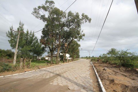 pavimentacao-sera-inaugurada-1 A nova estrada foi executada em parceria com a comunidade - Foto:Geraldo Gê/Prefeitura de Laguna/Divulgação/Notisul