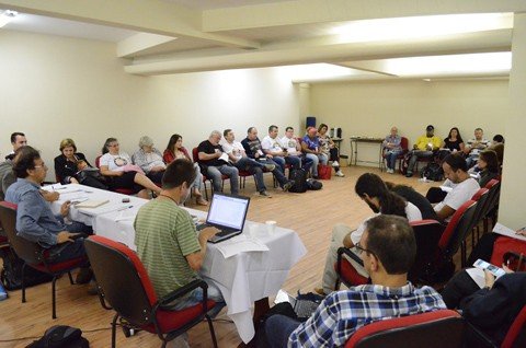 proposta-do-governo-nao-e-aceita-1 Os dirigentes do comando de greve reuniram-se em Florianópolis na manhã de ontem e resolveram que a paralisação continuará - Foto: Sinte/SC/Divulgação