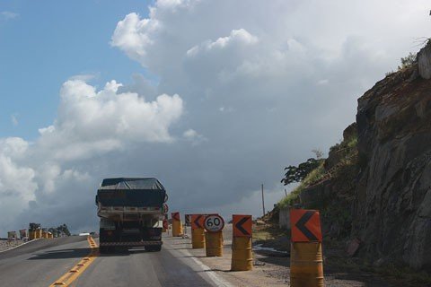 rodovia-sera-interrompida-1 Os motoristas devem ter atenção redobrada quando o trânsito for liberado - Foto:Muriel Albonico/Dnit/Divulgação/Notisul