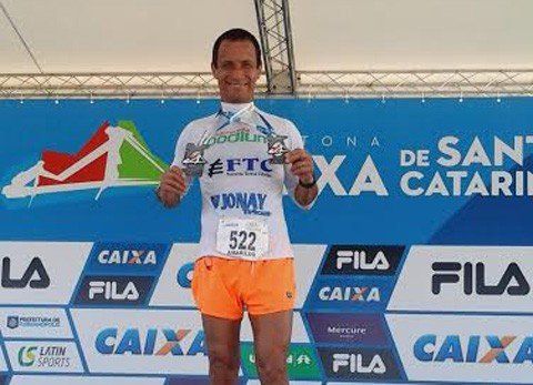 corredor-busca-diminuir-o-tempo-em-maratona-1 A última conquista de Amarildo ocorreu na 1ª Cross Country Jaguaruna na semana passada - Foto:KBS Assessoria/ Divulgação Notisul