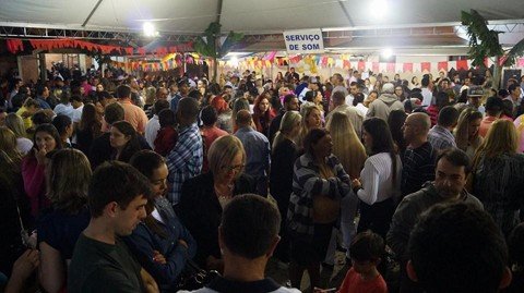 esta-proibida-a-venda-de-bebidas-alcoolicas-1 Em festas fora do ambiente escolar é proibido vender bebidas alcoólicas para crianças e adolescentes - Foto:Paróquia Santa Teresinha do Menino Jesus/Divulgação/Notisul