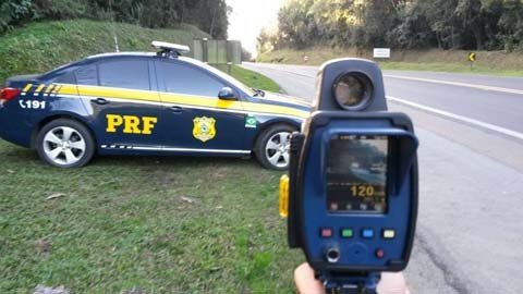 mais-de-20-mil-motoristas-sao-multados-1 O excesso de velocidade foi um dos fatores que mais chamou a atenção dos policiais nesta operação - Foto:Polícia Rodoviária Federal de Santa Catarina/Divulgação/Notisul