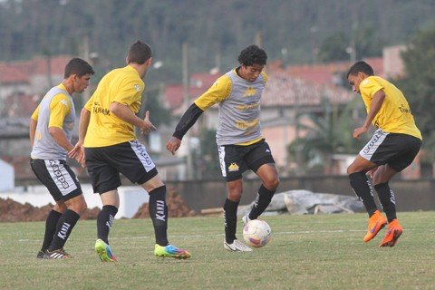tigre-intensifica-os-treinos-1 O elenco do Criciúma trabalhou em dois turnos ontem. O exercício visa o duelo da próxima sexta-feira contra o Paraná - Foto:Fernando Ribeiro/ Criciúma E.C./Divulgação/NotIsul