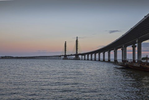 horario-da-inauguracao-e-alterado-1 A nova ponte em Laguna é a primeira estaiada em curva suspensa por um plano de estais do Brasil - Foto:Divulgação/Notisul