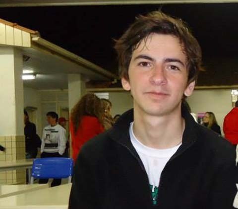 jovem-morre-em-colisao-1 Jadson era solteiro, técnico em enfermagem e recebeu várias mensagens de pesar pelas redes sociais - Foto:Divulgação/Notisul