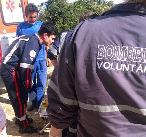 jovem-prende-o-braco-em-equipamento-1 Além dos bombeiros voluntários, equipes do Samu de Morro da Fumaça e Criciúma auxiliaram no atendimento - Foto:Bombeiro voluntário de Jaguaruna
