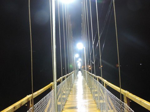 nova-iluminacao-e-instalada-1 A nova iluminação dará mais segurança aos usuários - Foto:Prefeitura de Tubarão/Divulgação/Notisul