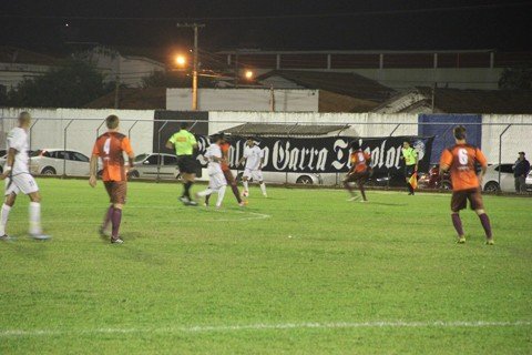 peixe-perde-a-primeira-no-estadual-1 O elenco Tricolor bem que tentou, mas não conseguiu emplacar mais uma vitória no Domingos Gonzalez