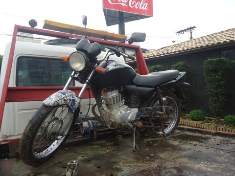 registros-apontam-um-crime-ao-dia-1 Uma guarnição encontrou abandonada, após um assalto a uma empresa nas margens da BR-101, em Tubarão, uma motocicleta Honda CG 150 Titan usada no crime - Foto:Polícia Militar de Tubarão/Divulgação/Notisul