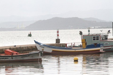 somos-a-fossa-do-rio-tubarao-1 Cerca de 40% da economia do município advém do pescado - Foto:Prefeitura de Laguna/Divulgação/Notisul