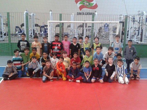 trinta-garotos-sao-selecionados-1 Em mais uma peneira que ocorreu no último fim de semana, 40 atletas de 8 e 9 anos foram selecionados para integrar o elenco do futsal de Laguna - Foto:Guilherme Rita/Divulgação/Notisul