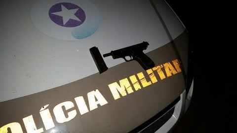 trio-e-preso-apos-render-casal-1 Além da prisão dos bandidos, os policiais também encontraram uma pistola e munições - Foto:Polícia Militar de Santa Catarina/Divulgação/Notisul