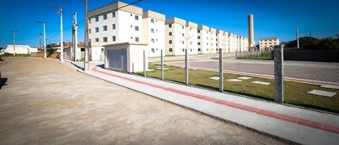 chaves-serao-entregues-ate-o-dia-28-1 O condomínio tem 11 blocos com 16 apartamentos em cada - Foto:Prefeitura de Laguna/Divulgação/Notisul