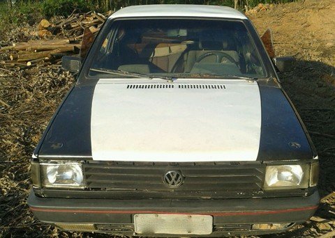 cinco-homens-sao-presos-apos-crime-1 O Gol foi utilizado pelos bandidos para furtar em uma residência e, em seguida, abandonado em um matagal - Foto:Polícia Civil de Treze de Maio/Divulgação/Notisul