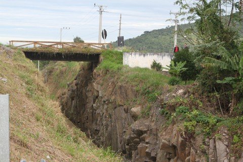 nova-ponte-sera-construida-1 A nova estrutura deverá passar para dez metros de largura - Foto: Prefeitura de Laguna/Divulgação/Notisul