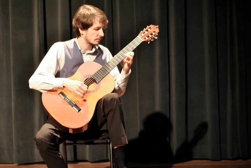 projeto-traz-vasta-programacao-para-a-regiao-1 Natural de Tubarão, Artur mora na cidade de Pavia e estuda solfejo e música erudita na Schola Gregoriana Mediolanensis, em Milão - Foto:Divulgação/Notisul