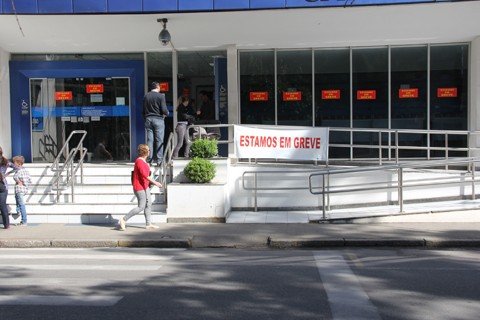 adesao-chega-a-95-1 Em Tubarão, a greve teve início ontem
