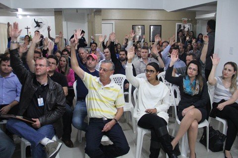 agencias-estarao-fechadas-a-partir-de-hoje-1 Os 120 trabalhadores presentes na assembleia votaram a favor da paralisação - Foto:Jailson Vieira/Notisul