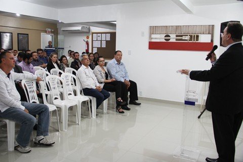 No ano passado, a categoria realizou inúmeras assembleias e paralisou por uma semana. - Foto: Banco de Imagens/Notisul.