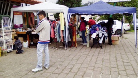bazar-e-promovido-para-arrecadar-fundos-1 O bazar foi uma forma encontrada de conseguir recursos para garantir a integridade dos animais. - Foto: Divulgação/Notisul.