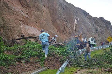 rodovia-sera-interditada-hoje-1 Esta é a quinta vez neste ano que a rodovia é interditada - Foto:Stéphanie Piava/Divulgação/Notisul