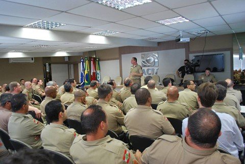 aplicativo-visa-agilidade-nas-ocorrencias-1 Militares, empresários e convidados participaram da apresentação do projeto - Foto:Elke Schuch/Acit/Divulgação/Notisul