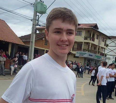 duas-pessoas-morrem-no-transito-1 Várias mensagens e homenagens foram postadas na página pessoal de Gabriel Correa Heerdt nas redes sociais - Foto:Arquivo de família/Divulgação/Notisul