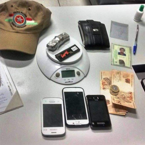 tres-homens-sao-presos-por-trafico-1 Foto: PM de Orleans/Divulgação/Notisul.