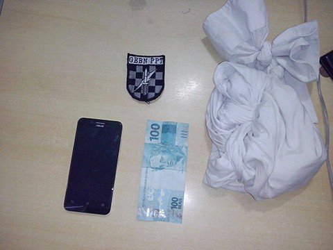 adolescente-e-apreendido-com-objetos-furtados-1 Foto: Polícia Militar de Braço do Norte/Divulgação/Notisul.