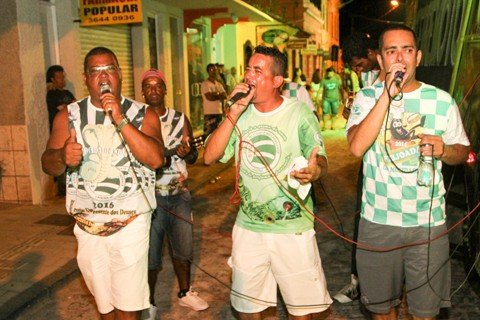 aquecendo-os-tamborins-1 Foto: Decom Laguna/Divulgação/Notisul