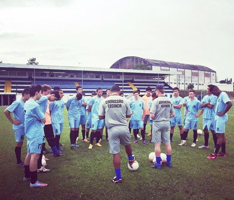 base-e-a-esperanca-de-titulo-no-profissional-1 O elenco sub-18 do Peixe foi o grande campeão da Liga Verde Vale no ano passado. Alguns poderão ter a chance de atuar no profissional neste ano. - Foto: Clube Atlético Tubarão/Divulgação/Notisul.