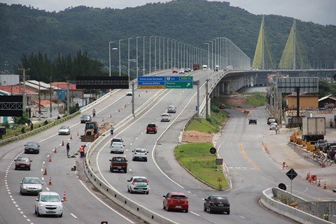 As duas frentes estão sobre a pista de sentido norte  -  Fotos:Muriel Ricardo Albonico/Divulgação/Notisul