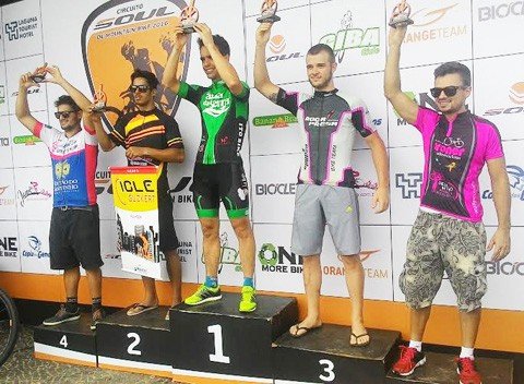 atleta-vence-mais-duas-1 O ciclista braçonortense destacou-se na modalidade estadual no fim de semana. - Foto: Arquivo pessoal/Divulgação/Notisul.