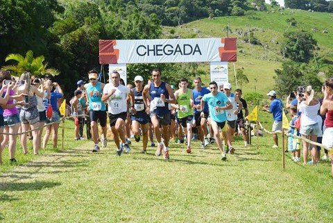 core-sports-conquista-varios-podios-1 Centenas de atletas de Tubarão e região participaram da prova na Cidade das Praias. - Fotos: Fogaça Comunicação/Divulgação/Notisul.