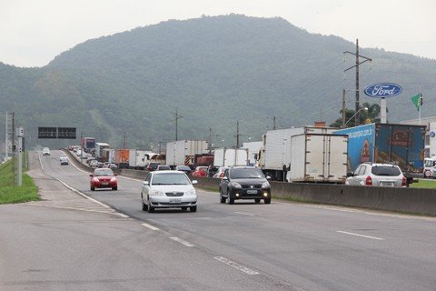 O último feriado registrado com congestionamentos na região ocorreu no Réveillon, onde houve filas nas proximidades da construção da nova ponte sobre o Rio Tubarão. - Foto: Silvana Lucas/Notisul.