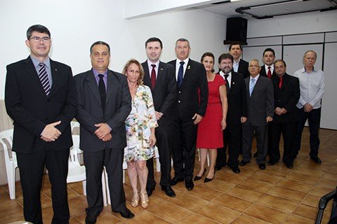 nova-diretoria-da-entidade-e-empossada-1 O prestigiado evento de posse ocorreu na noite desta quarta-feira, no auditório do Hotel Termas da Guarda. Foto: Plantão Assessoria/Divulgação/Notisul.