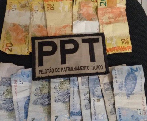 assaltante-ameaca-funcionaria-1 A PM conseguiu localizar o suspeito responsável pelo assalto ao estabelecimento La Gourmeteria - Foto:Polícia Militar de Tubarão/Divulgação/Notisul